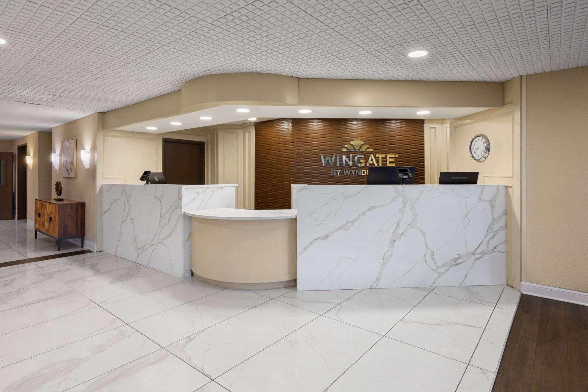 Wingate By Wyndham Troy Hotel Екстериор снимка